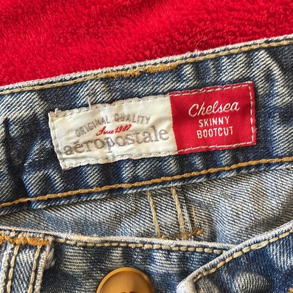 Cute factory distressed Aeropostale jeans - Picture 9 of 9